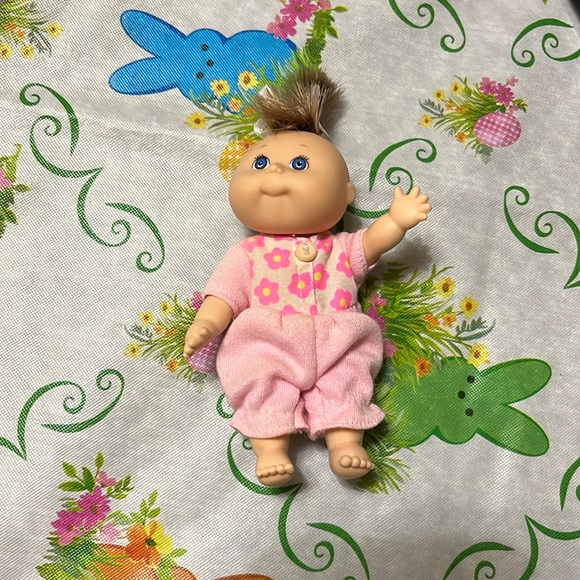 Rare🌟 Vintage Cabbage Patch Doll Baby in original pink outfit. - Picture 1 of 4